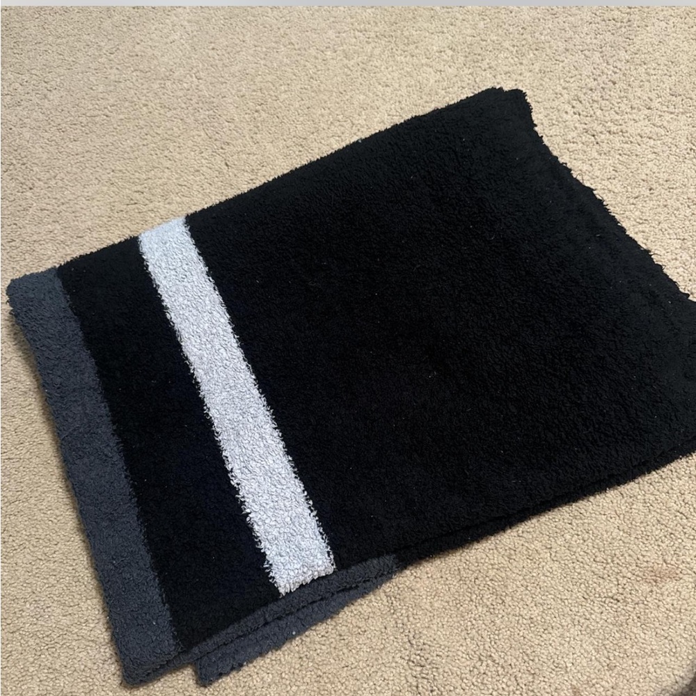 Barefoot dreams blanket